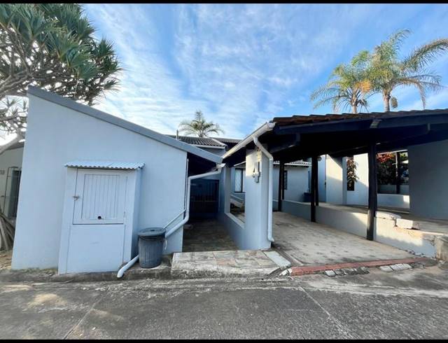 3 BEDROOM TOWNHOUSE FOR SALE IN ZINKWAZI